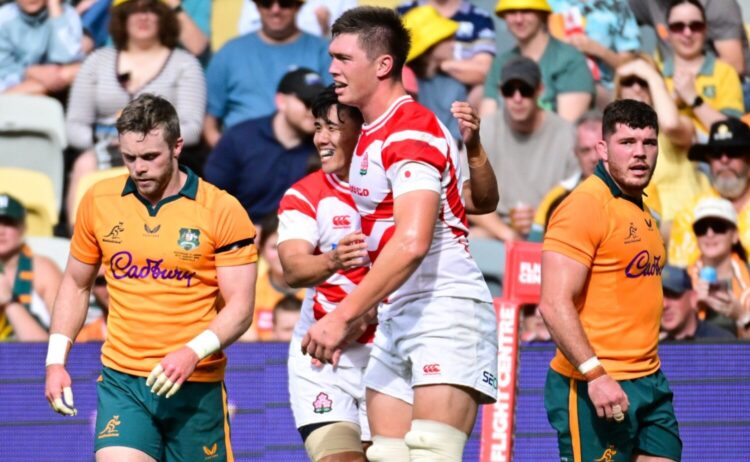 ワラビーズ戦 日本代表を率いるジョーンズHC （C）JRFU