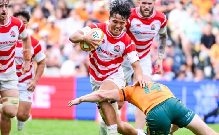 ワラビーズ戦 アタックで持ち味を見せた初先発のCTB上ノ坊 （C）JRFU