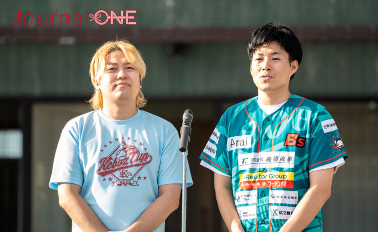 高校時代は別の高校で甲子園を目指した鈴木メトロさん(左)と平代表-Journal-ONE撮影