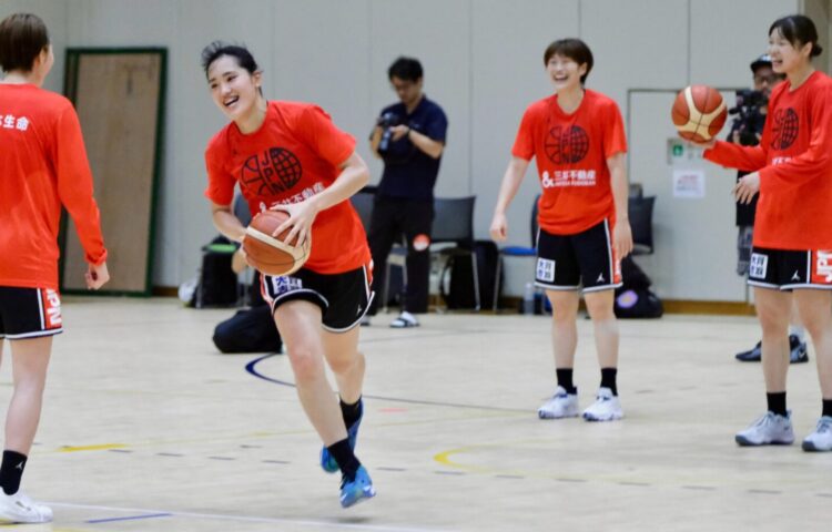 アジア競技大会へ向けて強化を進める女子バスケットボール日本代表の大脇晴‐永塚和志撮影