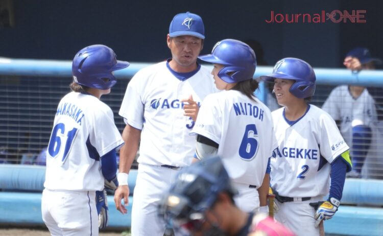選手たちのモチベーションも上げる中﨑監督-Journal-ONE撮影