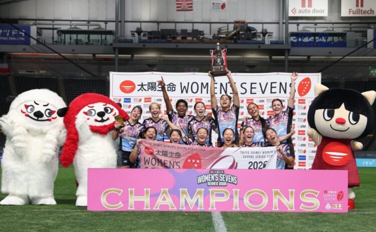 4連覇を達成したながとブルーエンジェルス (C)JRFU