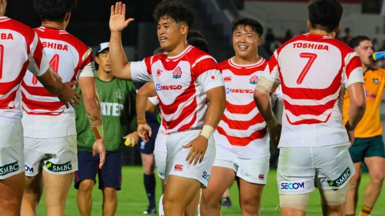 ラグビー日本代表 ワラビーズ戦でトライ後の歓喜‐斉藤健仁撮影