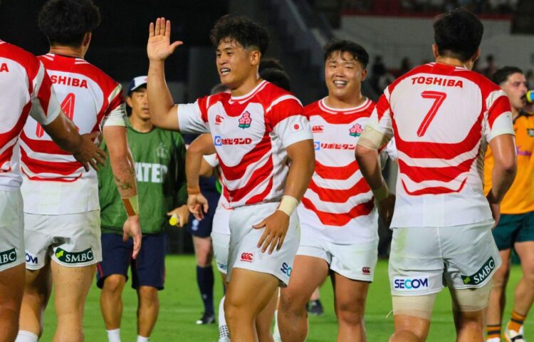 ラグビー日本代表 ワラビーズ戦でトライ後の歓喜‐斉藤健仁撮影
