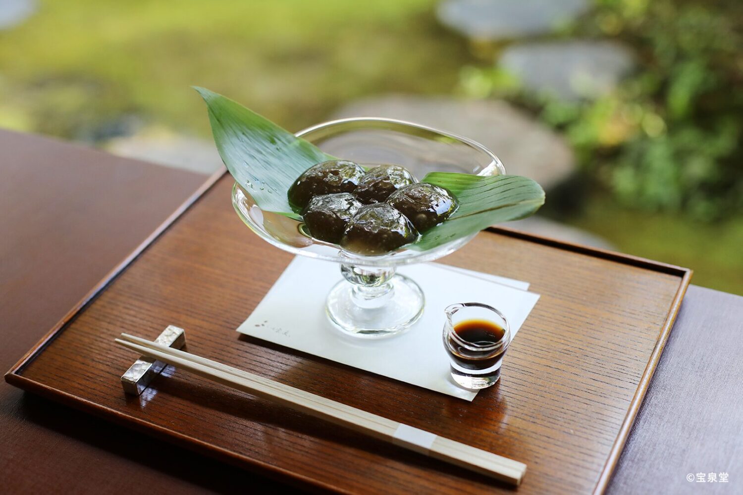 下鴨の茶寮宝泉で提供される名物わらび餅