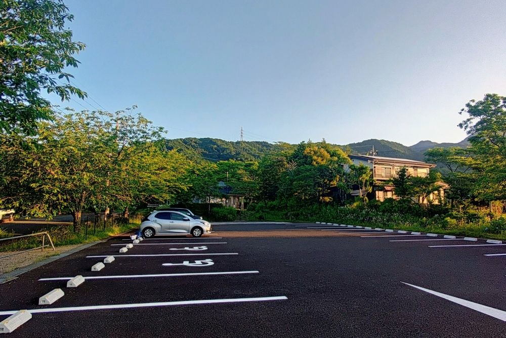 スタルヒン球場の駐車場の使い方