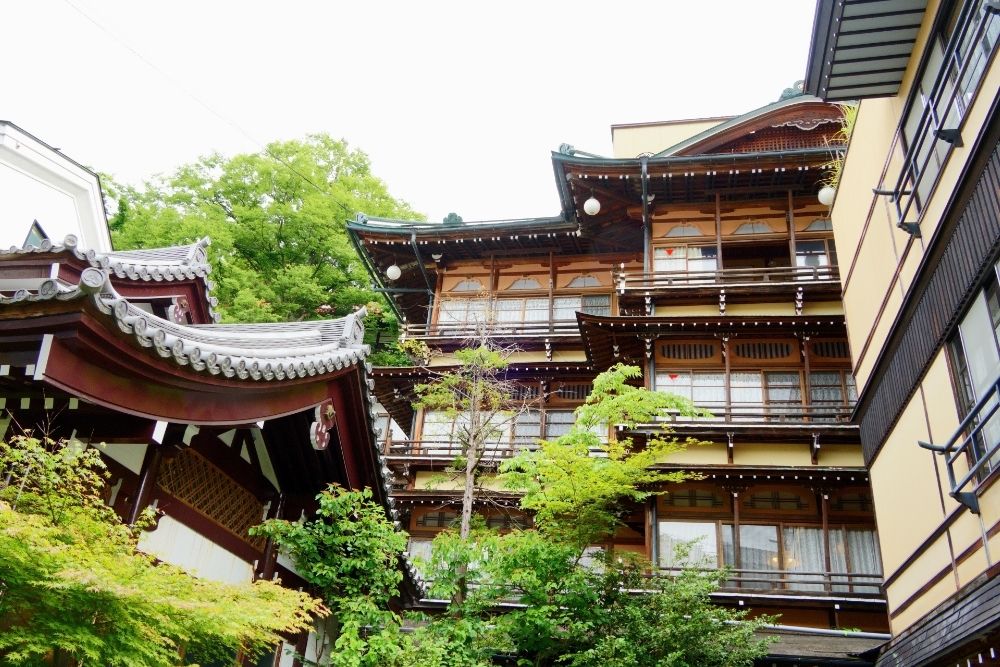 白金温泉に泊まるときの費用