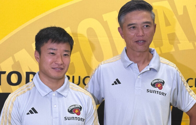 サンゴリアス 沢木監督と齋藤主将（左）