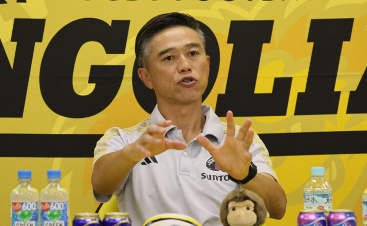 会見で熱く語る沢木新監督