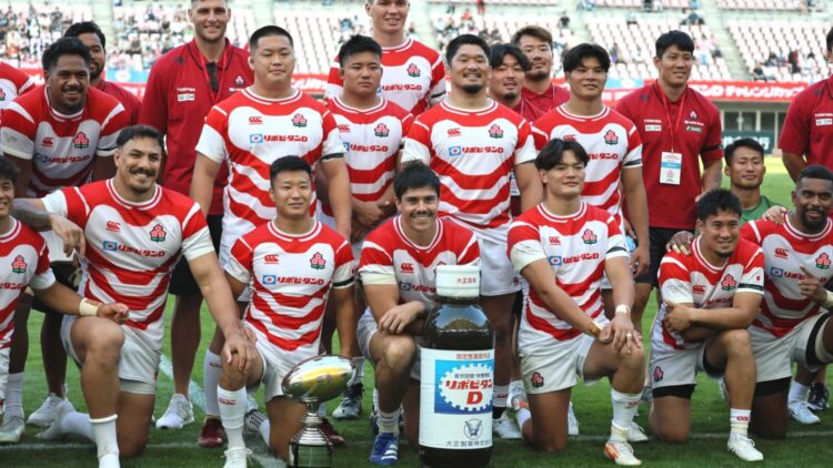 カナダ代表に勝利し、笑顔を見せるラグビー日本代表