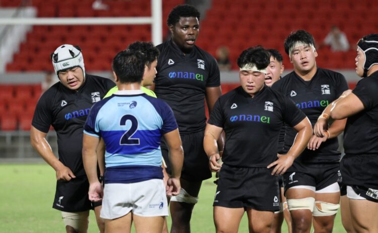 2トライを挙げて衝撃デビューを果たしたLOオモロー（天理大学）