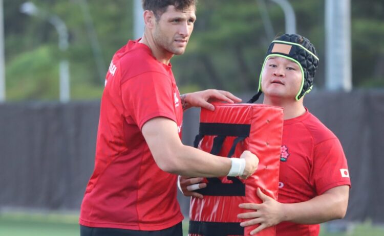 ラグビー日本代表 LOボタ(左)とPR平野。9月に初キャップを狙う(C)JRFU