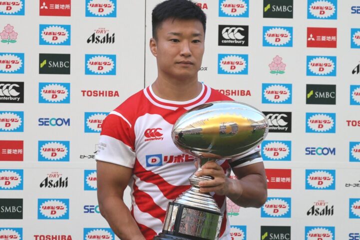試合後のSH齋藤キャプテン。笑顔はなかった‐斉藤健仁撮影