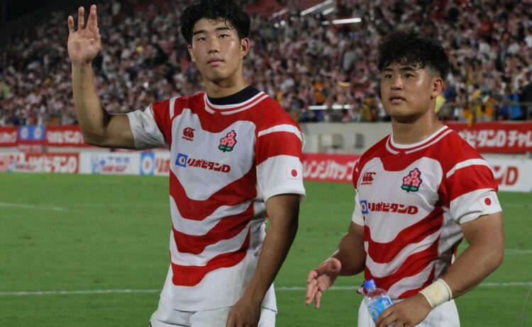 矢崎(左/早稲田大学4年)も2試合に出場した-斉藤健仁撮影