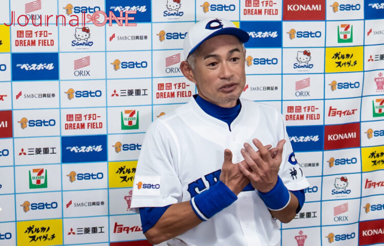 試合後、記者への質問に答えるイチロー氏-Journal-ONE撮影
