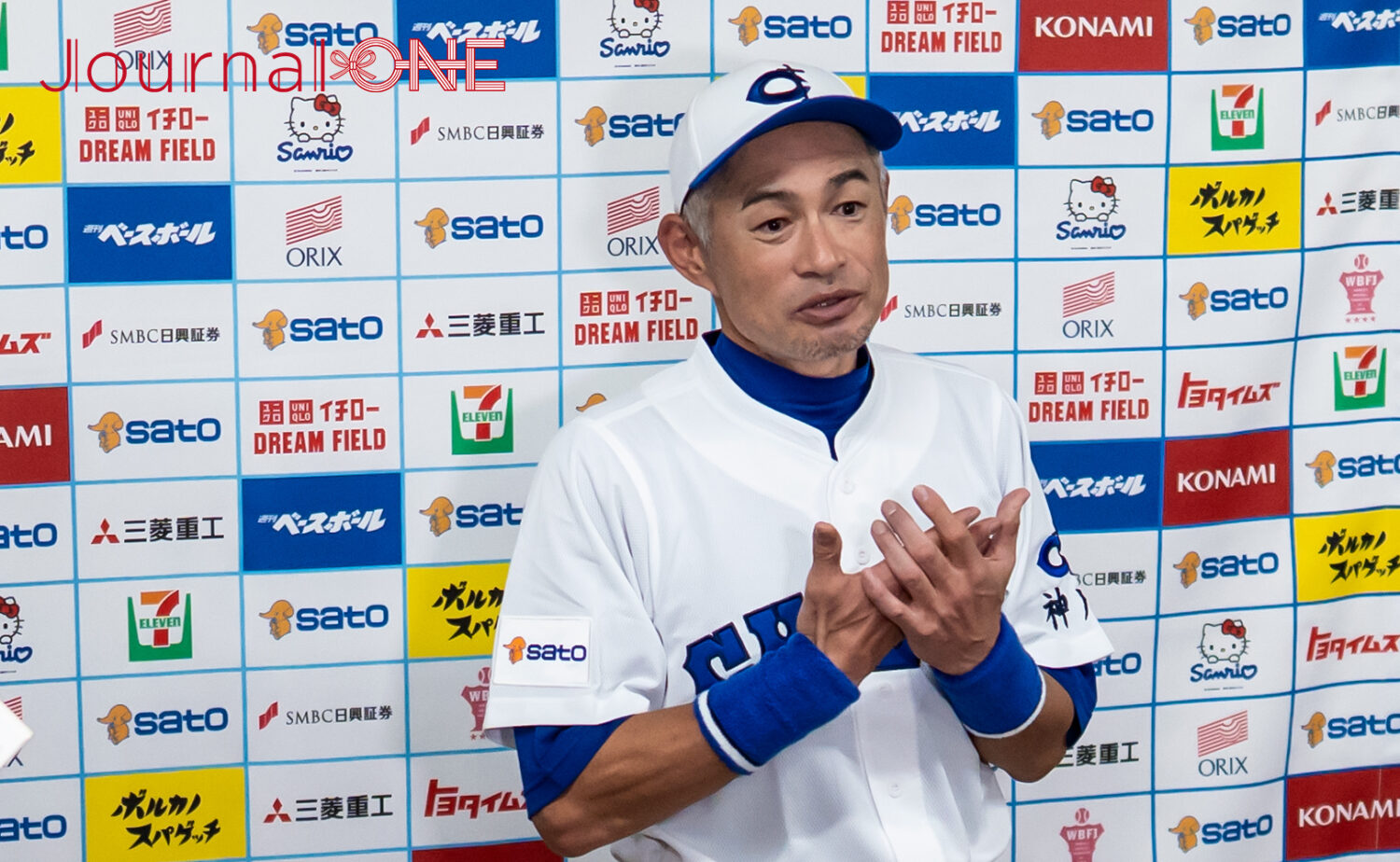 試合後、記者への質問に答えるイチロー氏-Journal-ONE撮影