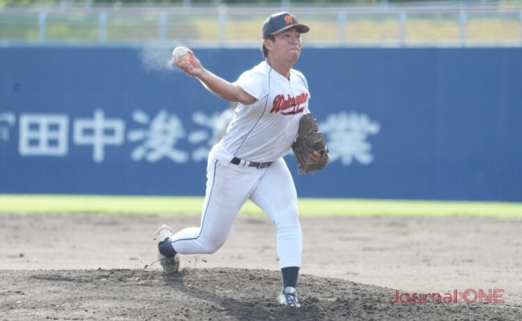 近畿学生野球 リーグ戦初完投勝利を挙げた一井(和歌山大)-Journal-ONE撮影