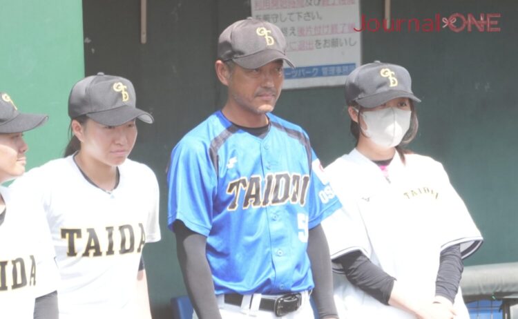 決勝T進出を果たした大阪体育大学の横井監督-Journal-ONE撮影