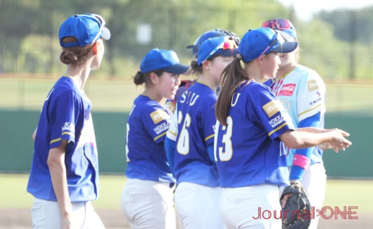 圧倒的な打力で予選3位通過の札幌国際大学-ジャーナルワン撮影