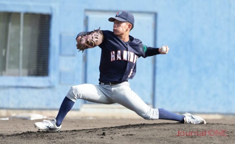 一井との投げ合いを演じた元木(阪南大)-Journal-ONE撮影