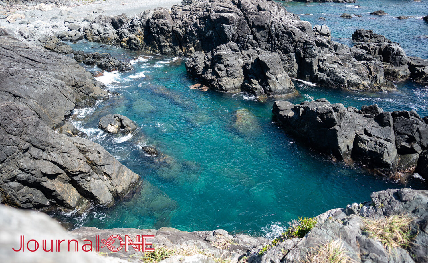 本州最南端・クレ崎を歩く｜潮岬に広がる絶景岩礁海岸