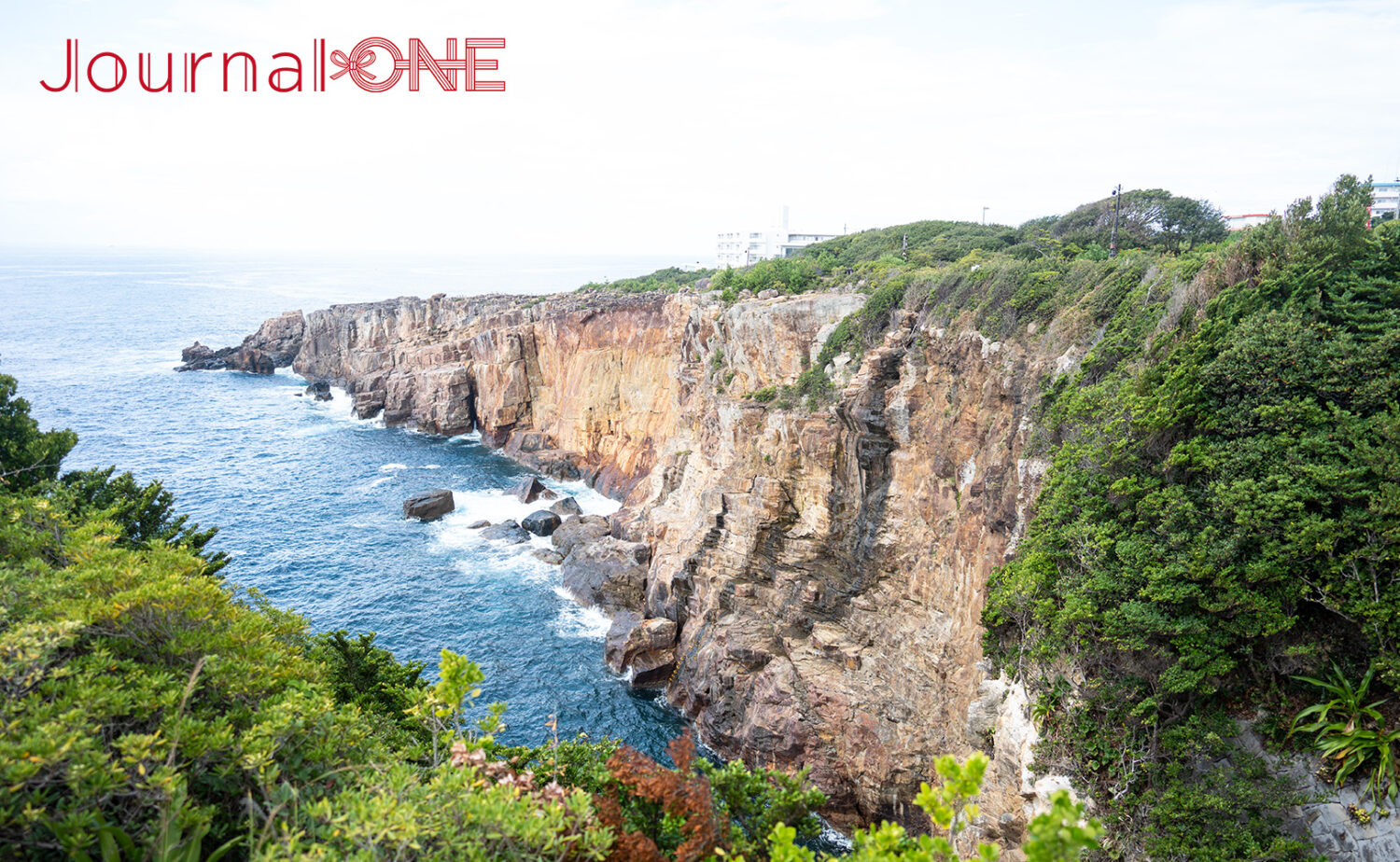 南紀白浜・三段壁｜断崖絶壁と洞窟が織りなす絶景名所
