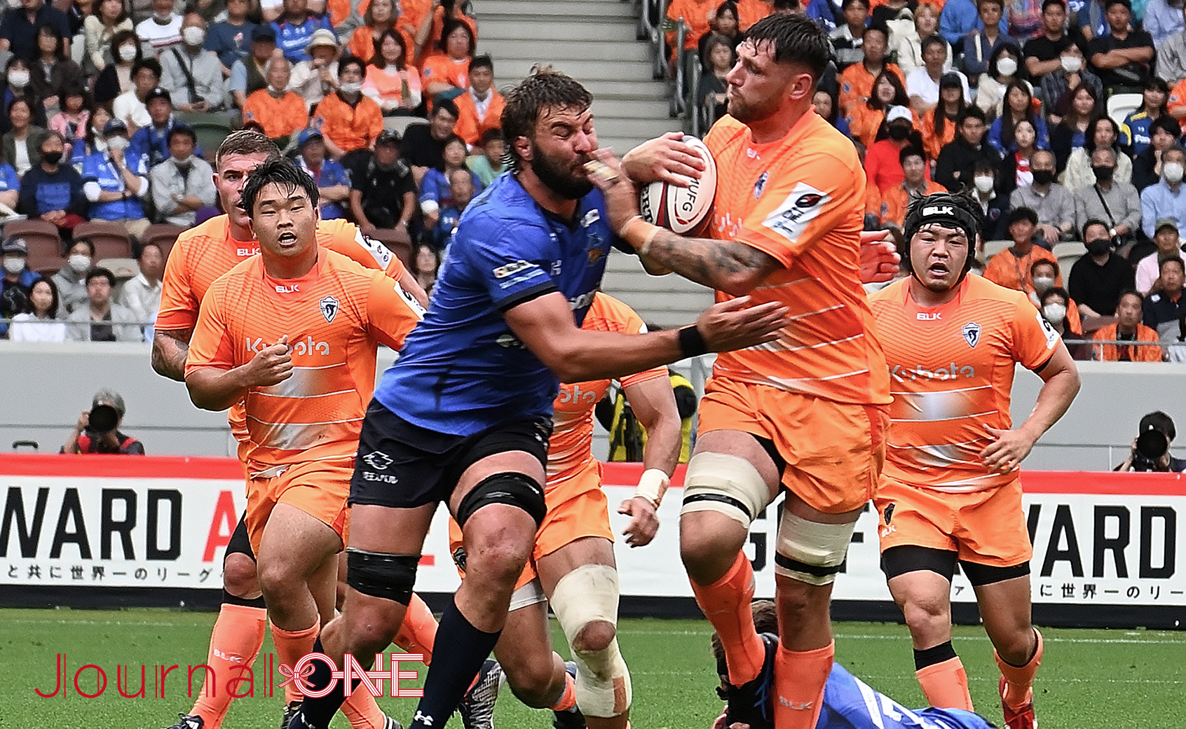 The South Africa national rugby union team, commonly known as the Springboks, 
Malcolm Marx and Lood DE JAGER played against each other in Japan Rugby League ONE ; Photo by Journal-ONE